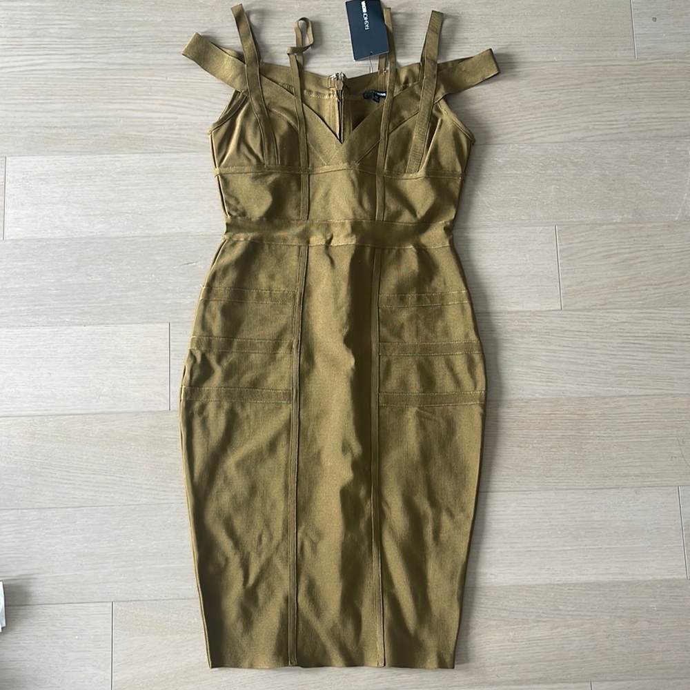 Fashion Nova Medium Size Green Dress.  NEVER WORN